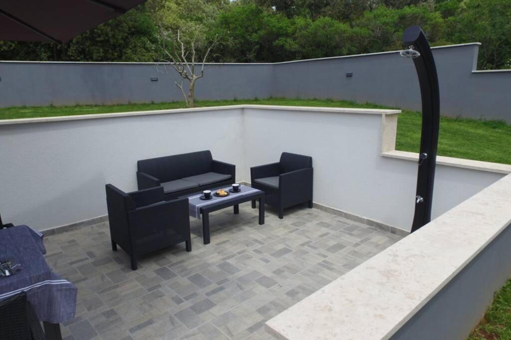 Apartment In Park Forest Soline Near The Sea 프예스차나 우발라 외부 사진